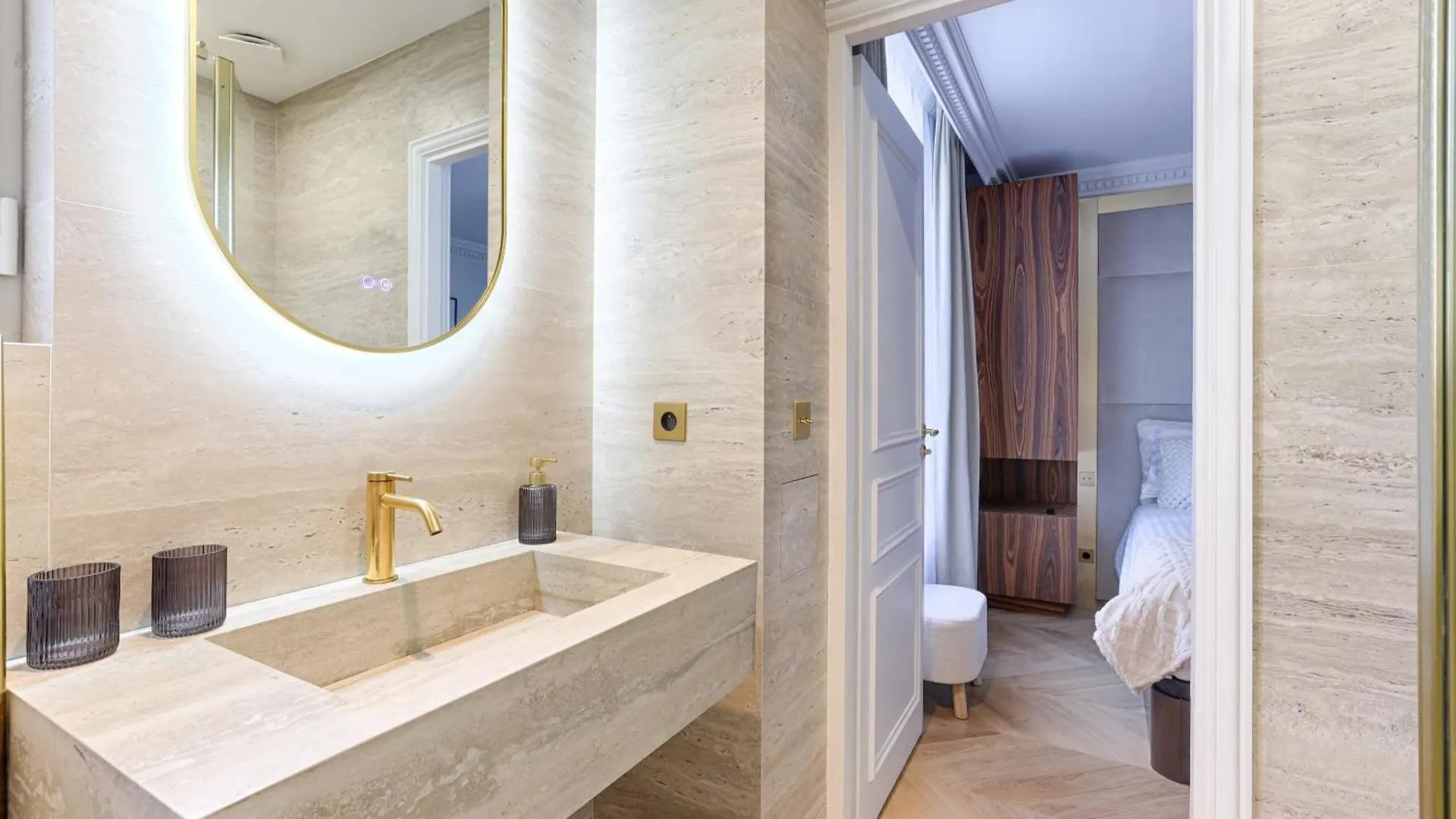 Stunning 2 Bedroom At Montparnasse Paris